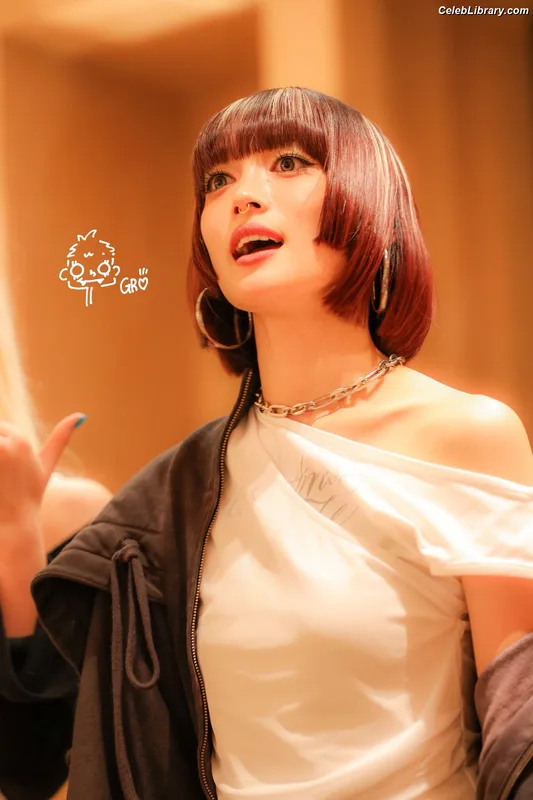 XG (Kpop) photo 20 of 3042