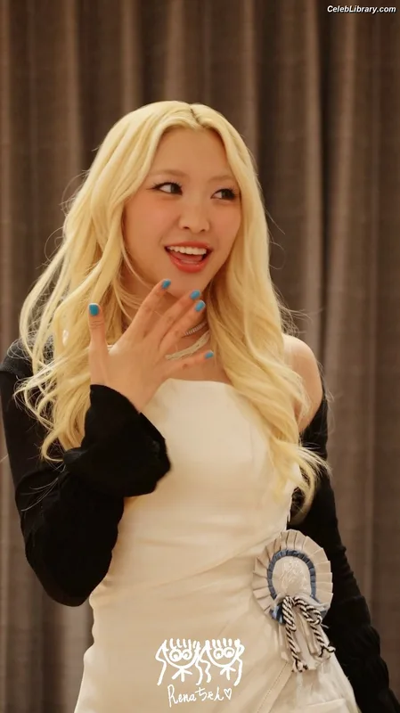 XG (Kpop) photo 1 of 3042