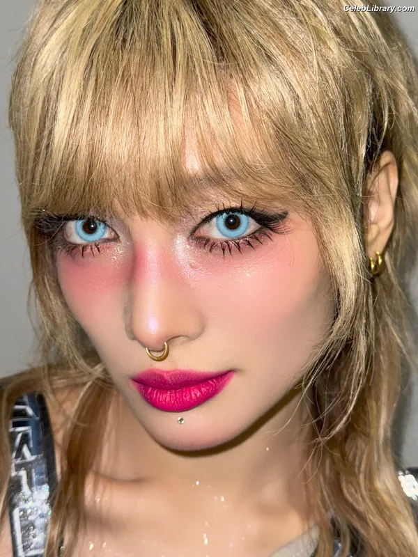 XG (Kpop) photo 12 of 3042