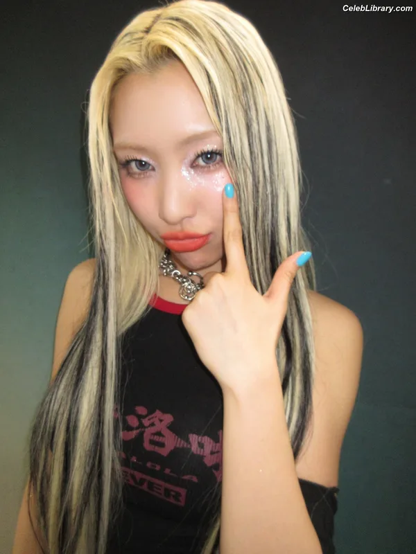 XG (Kpop) photo 20 of 3042