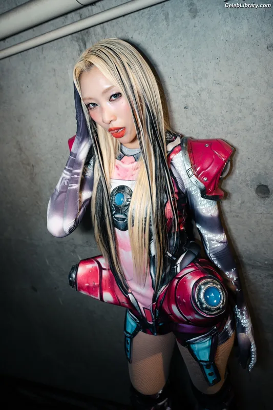 XG (Kpop) photo 1 of 3042