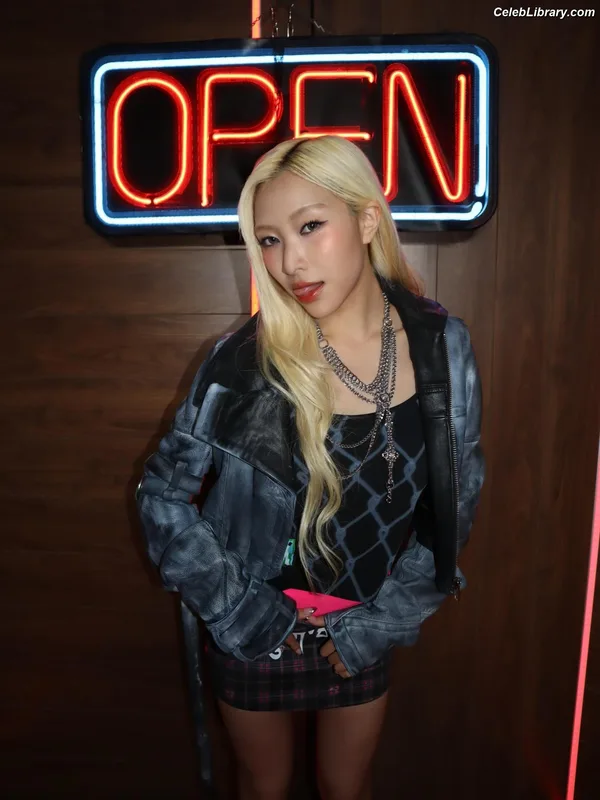 XG (Kpop) photo 6 of 3042