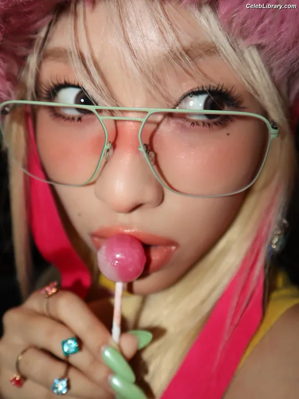 XG (Kpop) photo 7 of 3042