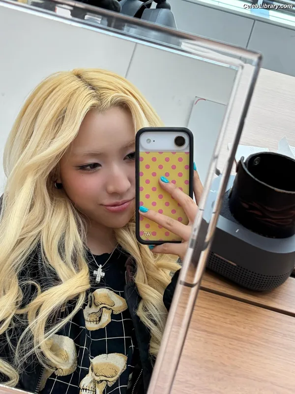 XG (Kpop) photo 11 of 3042