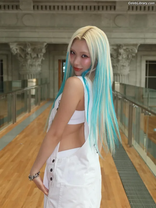 XG (Kpop) photo 18 of 3042