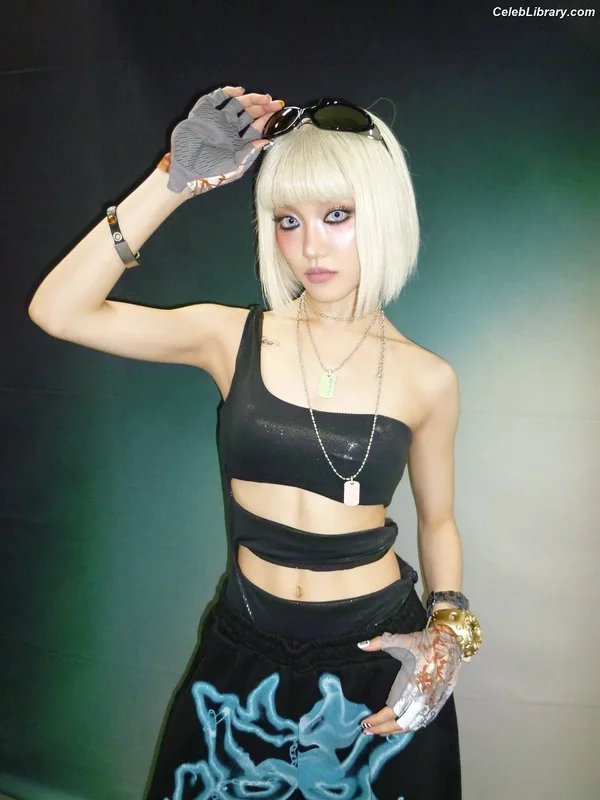 XG (Kpop) photo 16 of 3042