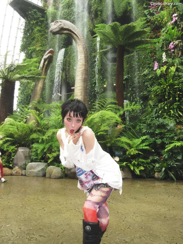 XG (Kpop) photo 1 of 3042