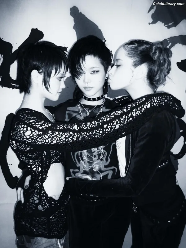 XG (Kpop) photo 2 of 3042