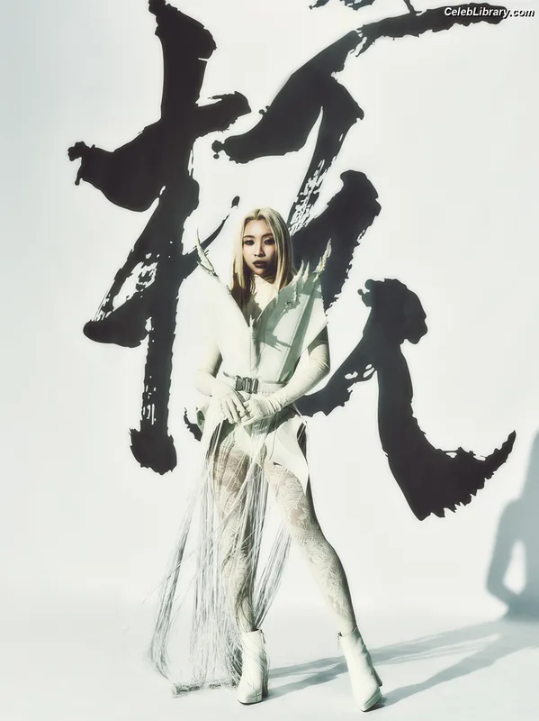 XG (Kpop) photo 10 of 3042