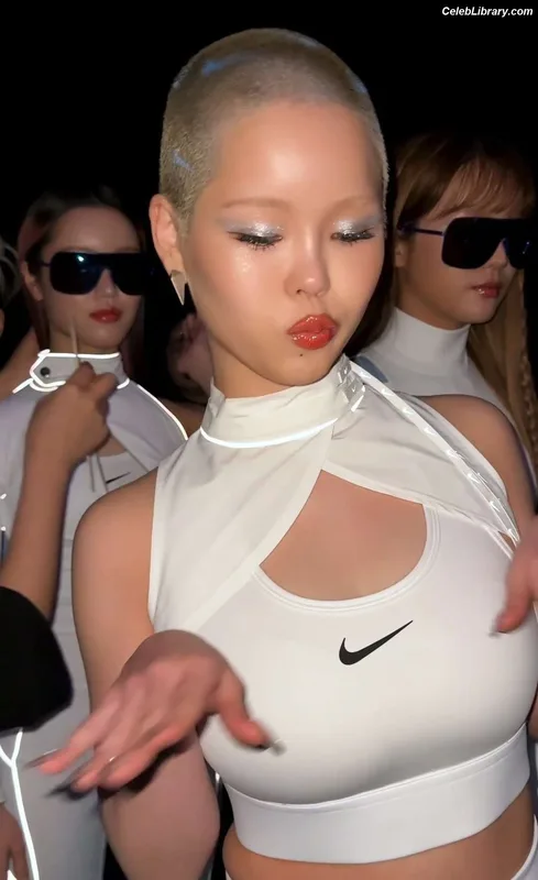 XG (Kpop) photo 13 of 3042