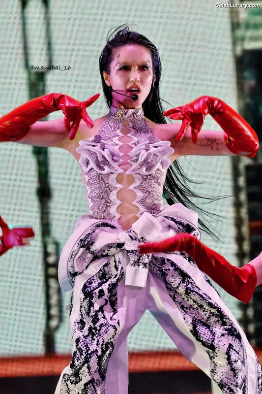XG (Kpop) photo 1 of 3042