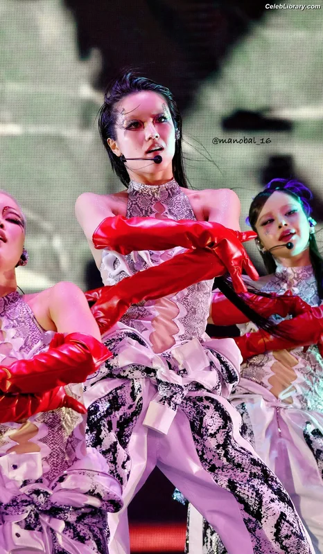 XG (Kpop) photo 2 of 3042