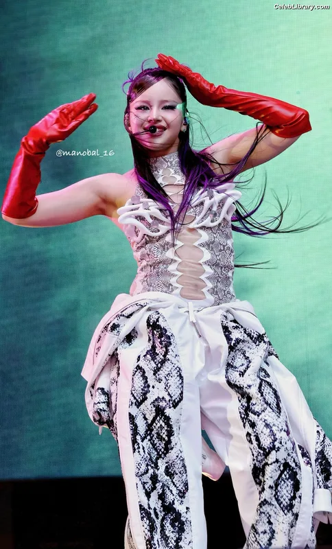 XG (Kpop) photo 12 of 3042
