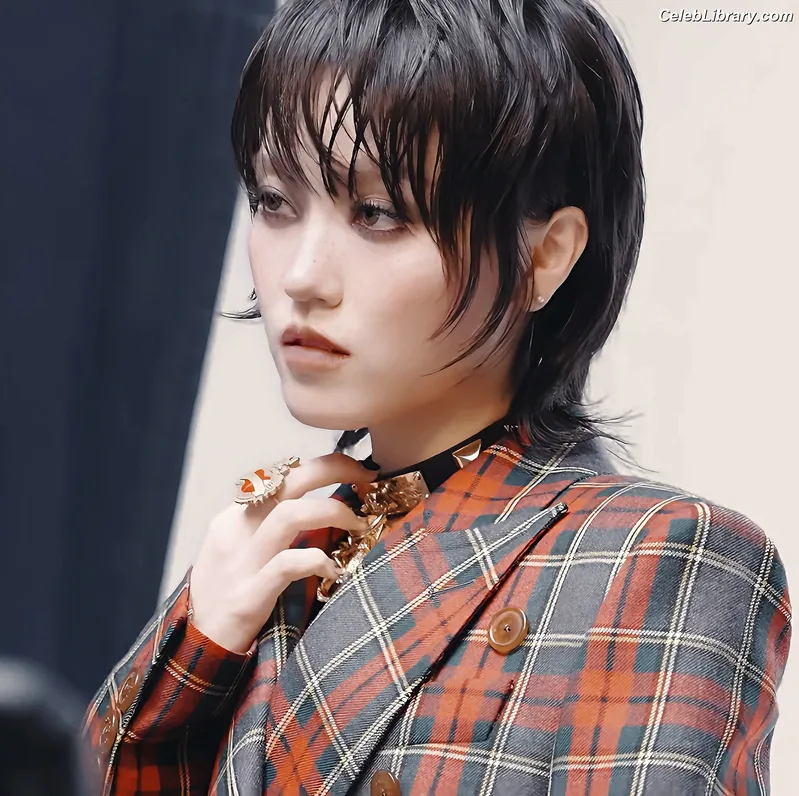 XG (Kpop) photo 3 of 3042