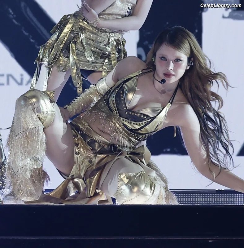 XG (Kpop) photo 10 of 3042
