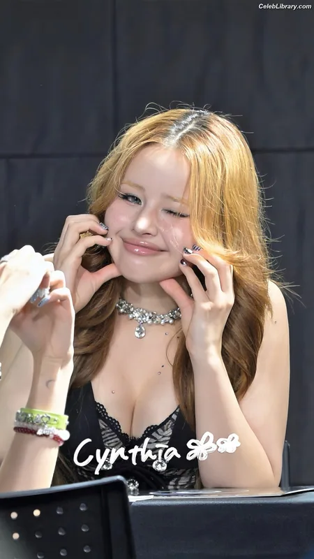 XG (Kpop) photo 7 of 3042