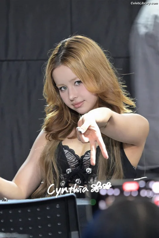XG (Kpop) photo 14 of 3042