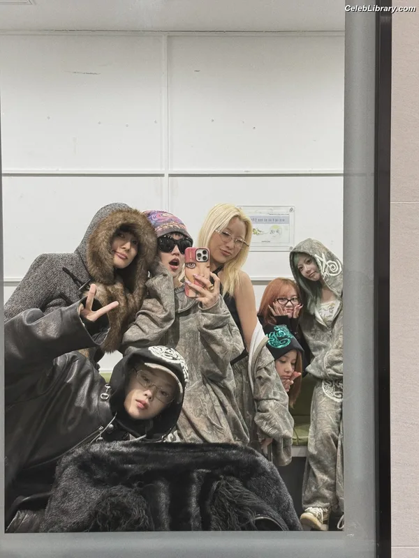 XG (Kpop) photo 3 of 3042