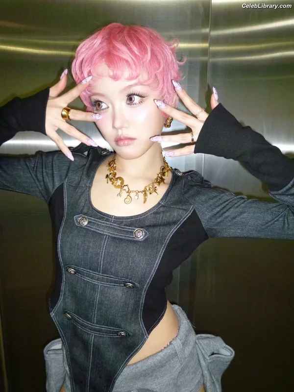 XG (Kpop) photo 5 of 3042