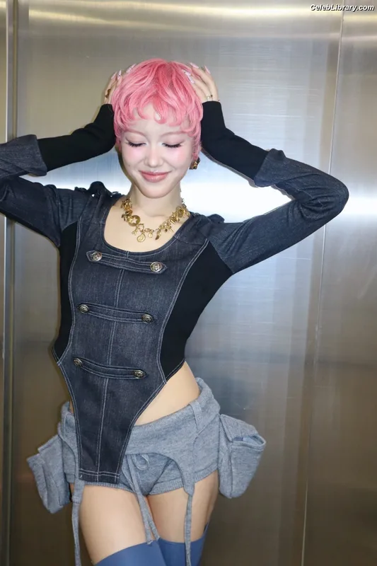 XG (Kpop) photo 6 of 3042