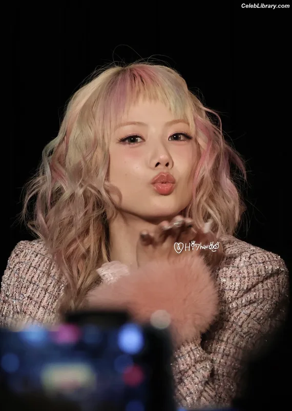 XG (Kpop) photo 3 of 3042
