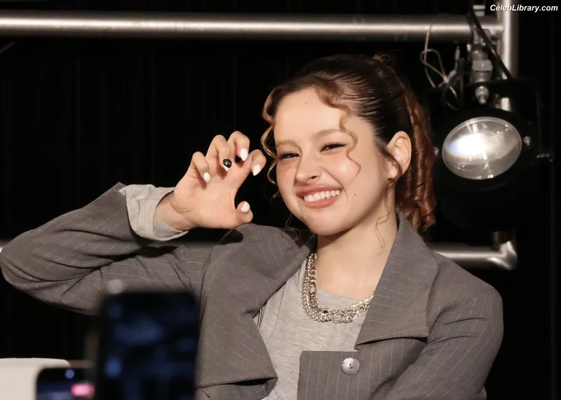 XG (Kpop) photo 12 of 3042