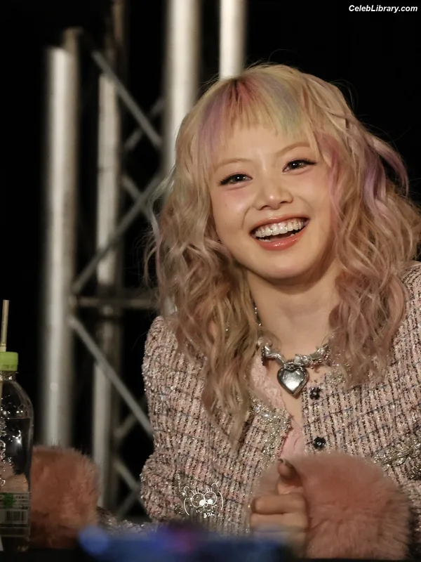 XG (Kpop) photo 2 of 3042