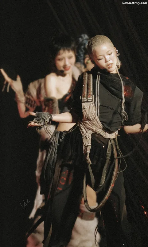 XG (Kpop) photo 16 of 3042
