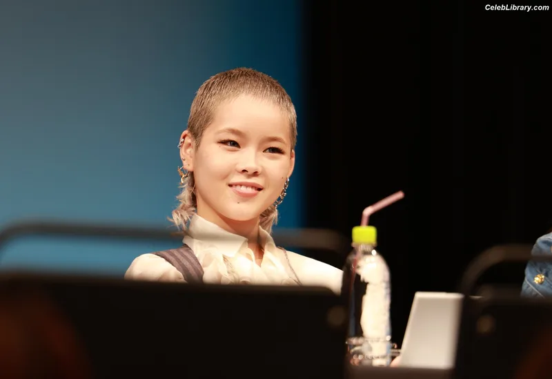 XG (Kpop) photo 16 of 3042