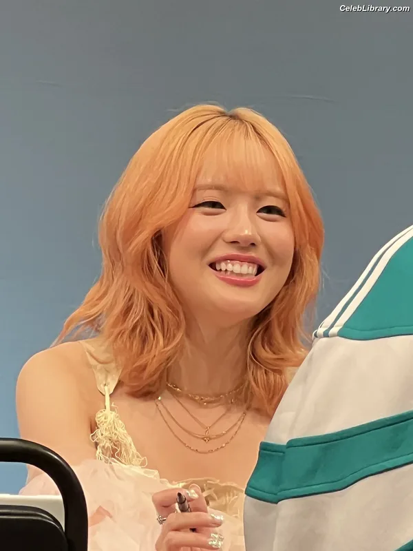XG (Kpop) photo 9 of 3042