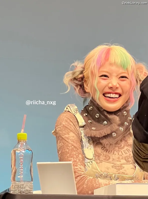 XG (Kpop) photo 10 of 3042