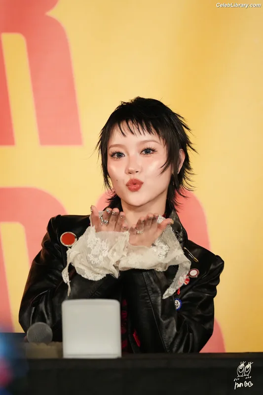 XG (Kpop) photo 10 of 3042