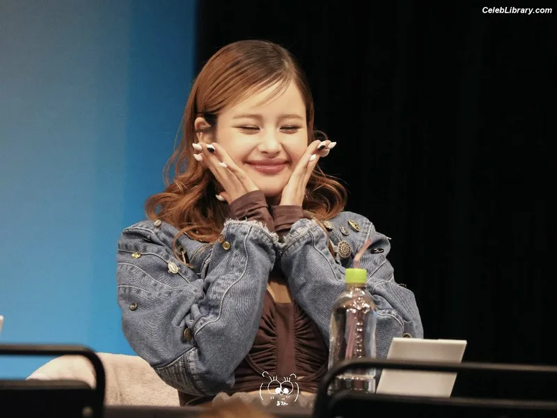 XG (Kpop) photo 13 of 3042