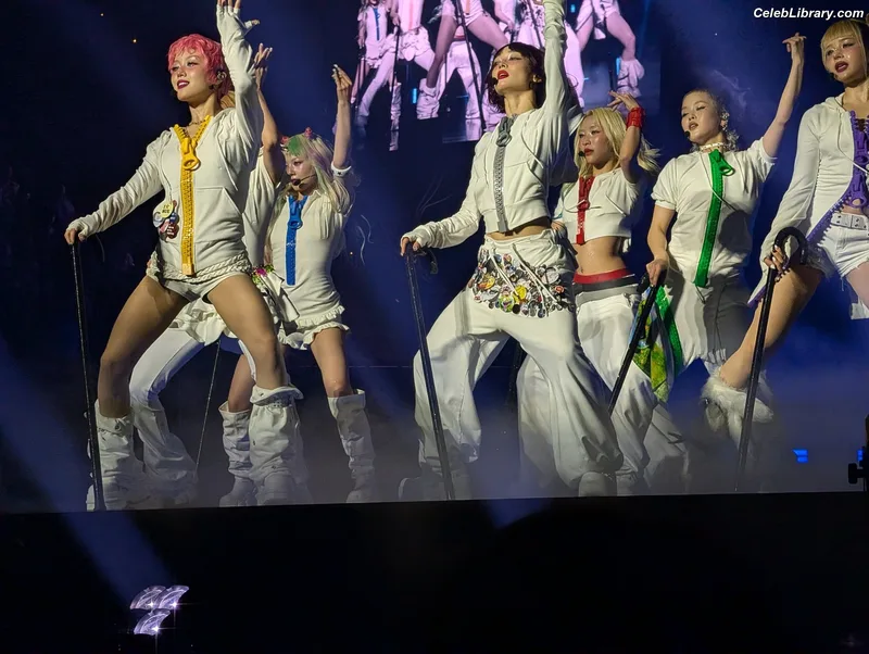 XG (Kpop) photo 18 of 3042