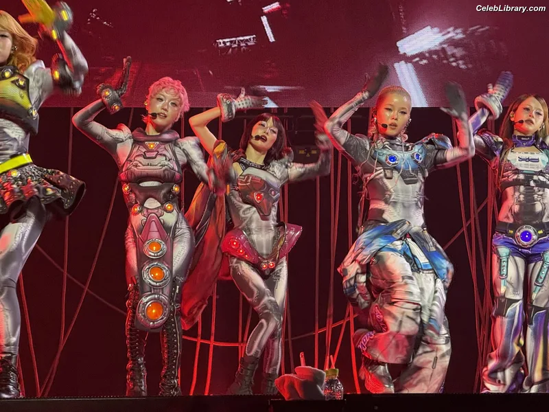 XG (Kpop) photo 2 of 3042
