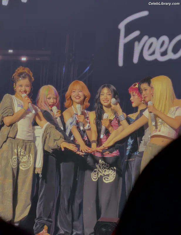 XG (Kpop) photo 12 of 3042