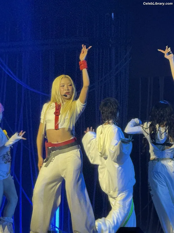 XG (Kpop) photo 20 of 3042
