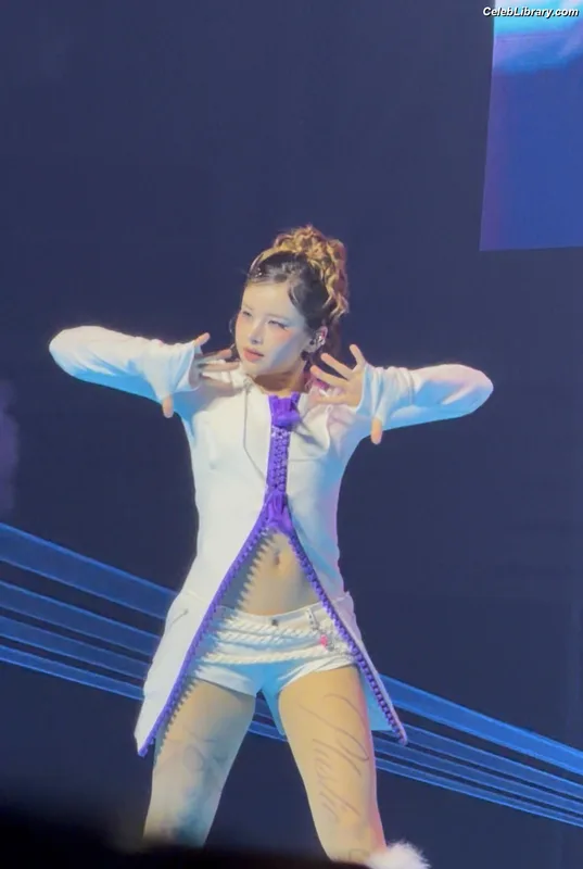 XG (Kpop) photo 19 of 3042