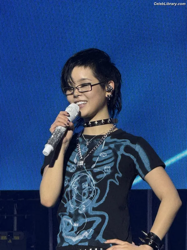 XG (Kpop) photo 3 of 3042