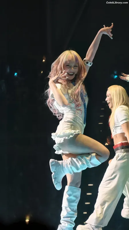 XG (Kpop) photo 18 of 3042