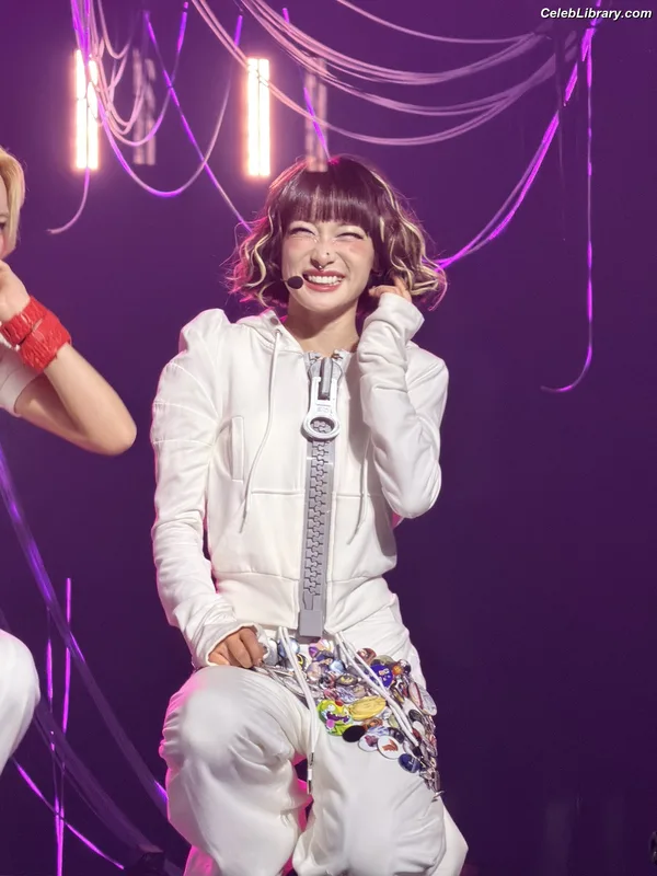 XG (Kpop) photo 20 of 3042
