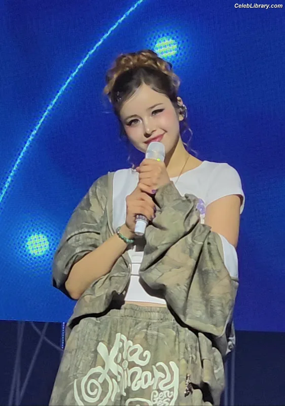 XG (Kpop) photo 17 of 3042