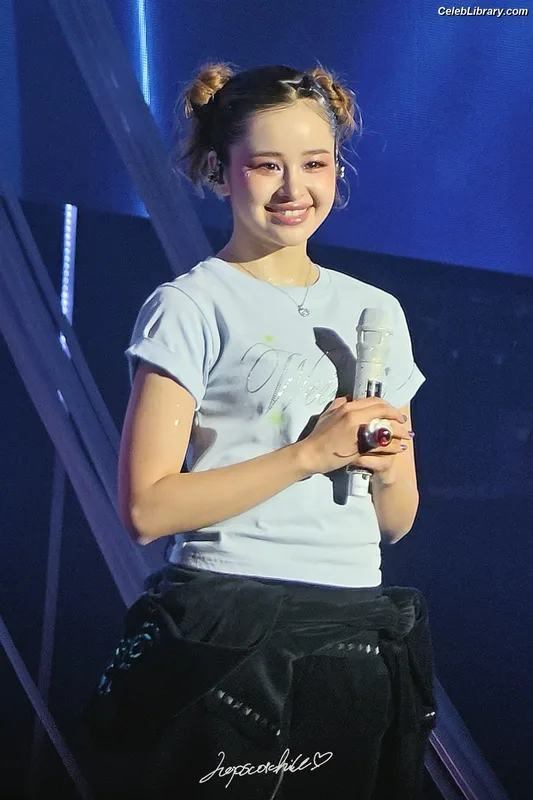 XG (Kpop) photo 2 of 3042