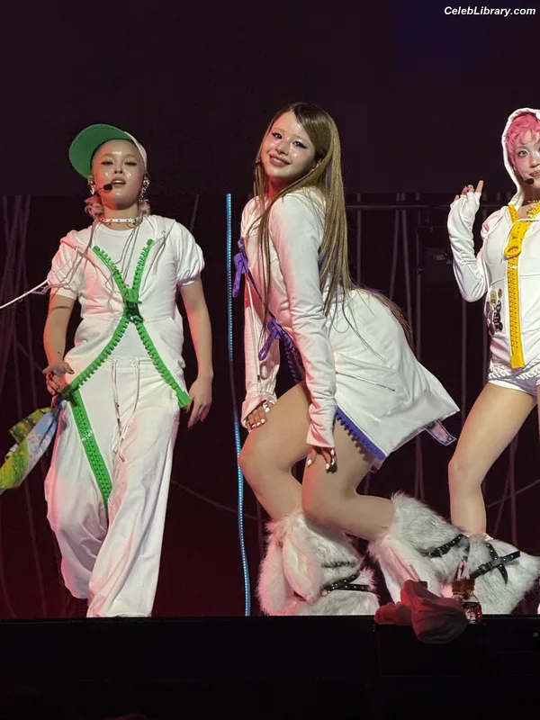 XG (Kpop) photo 7 of 3042