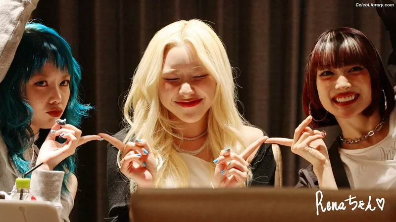 XG (Kpop) photo 1 of 3042