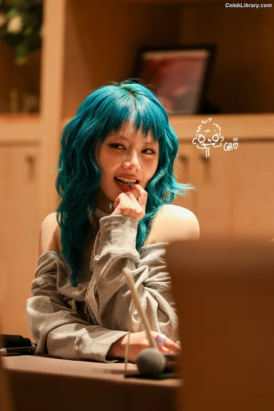 XG (Kpop) photo 2 of 3042