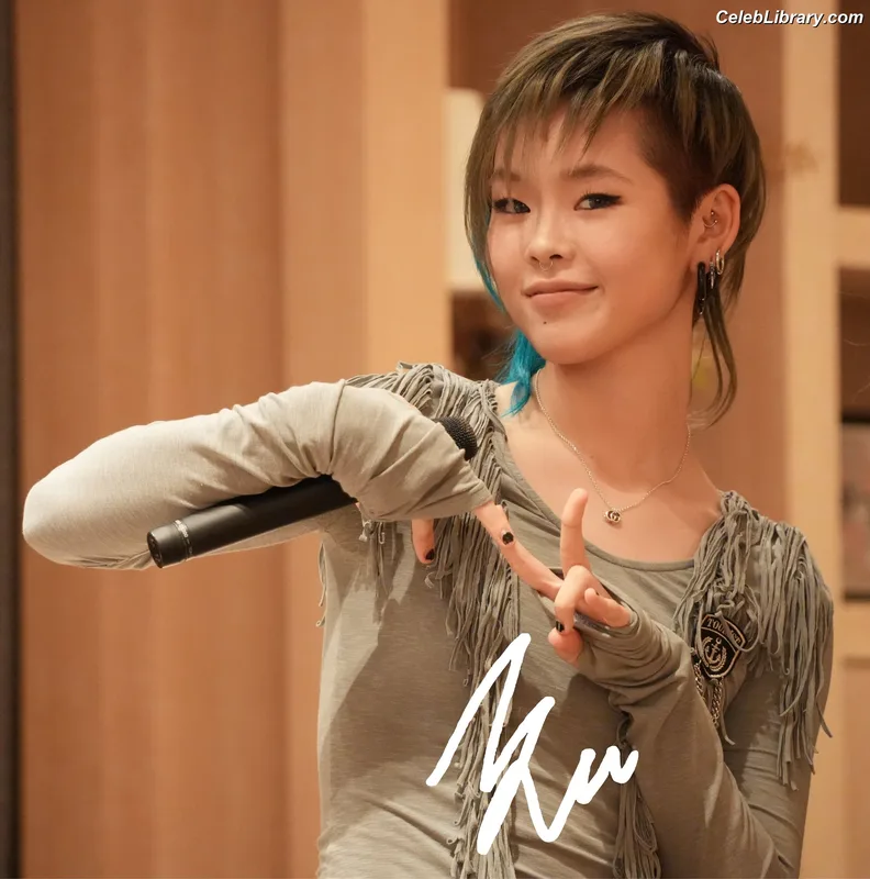 XG (Kpop) photo 5 of 3042