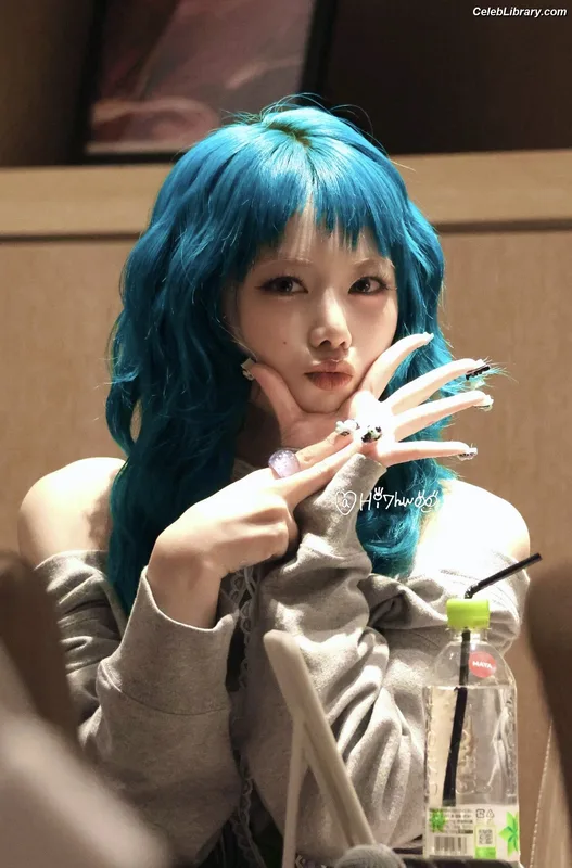 XG (Kpop) photo 12 of 3042