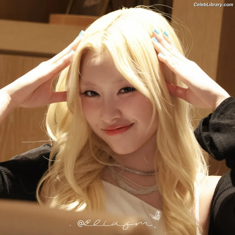 XG (Kpop) photo 13 of 3042