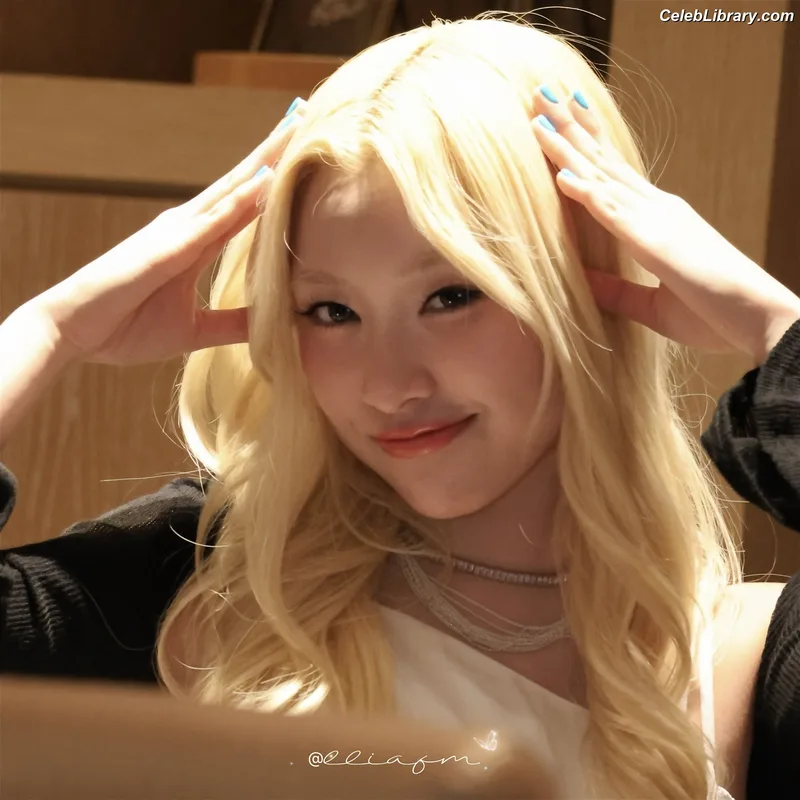 XG (Kpop) photo 14 of 3042